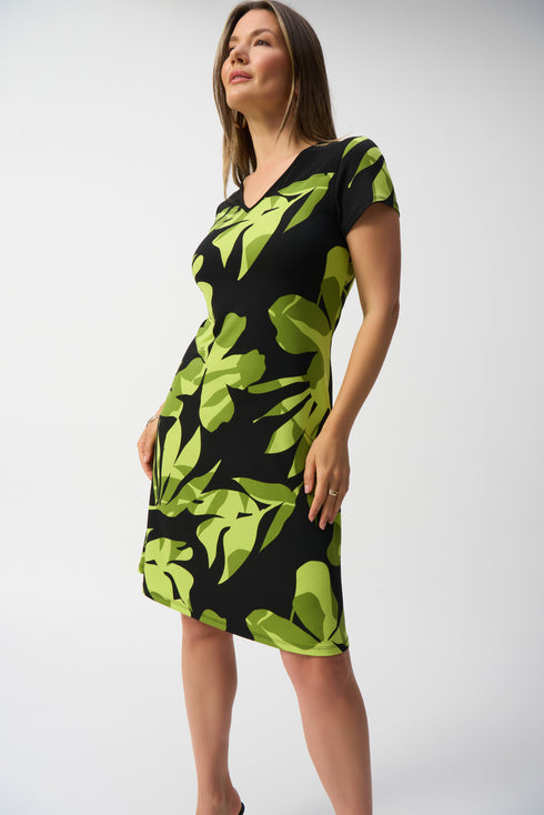 Elegantes Sommerkleid mit V-Ausschnitt & tropischem Print