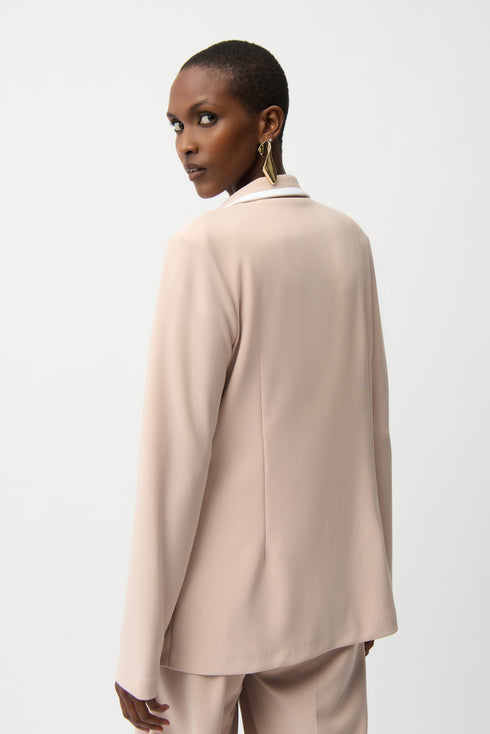 Joseph Ribkoff Taillierter Blazer aus feinem Jersey mit Paspelierung in Kontrastfarbe