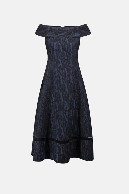 Joseph Ribkoff Signature | Schulterfreies ausgestelltes Kleid aus foliertem Jacquard