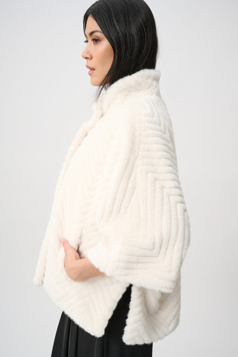 Joseph Ribkoff Cape-Jacke aus Kunstpelz mit Zackenmuster