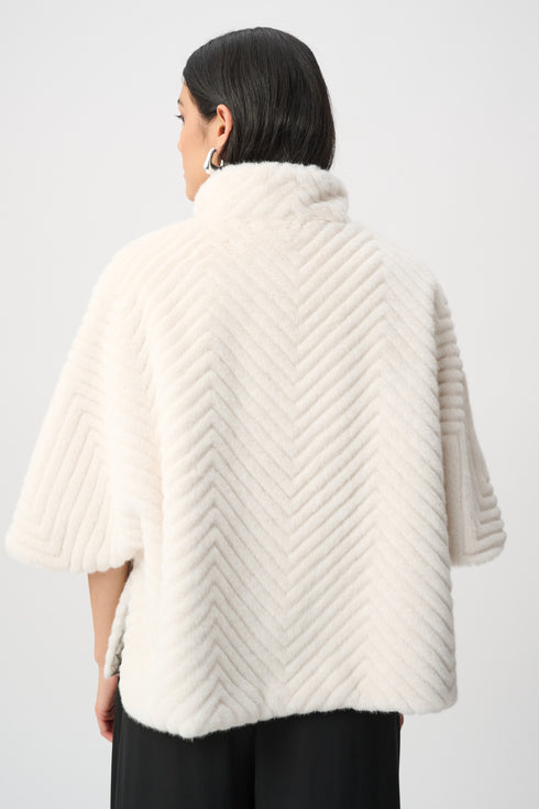 Joseph Ribkoff Cape-Jacke aus Kunstpelz mit Zackenmuster