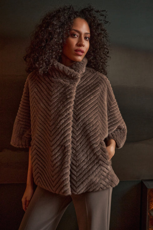 Joseph Ribkoff Cape-Jacke aus Kunstpelz mit Zackenmuster